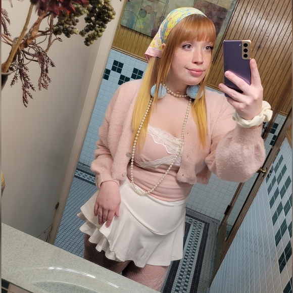 Meet your Posher, Christina - Picture 3 of 4